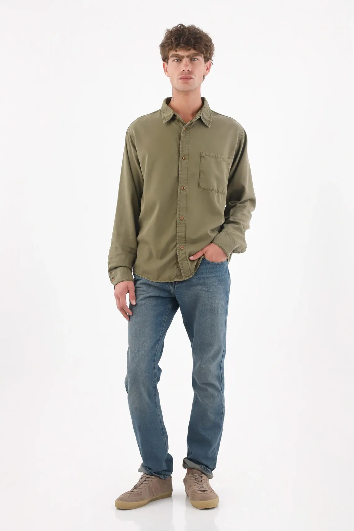 Camisa para hombre de algodón verde oliva regular fit con bolsillo de parche