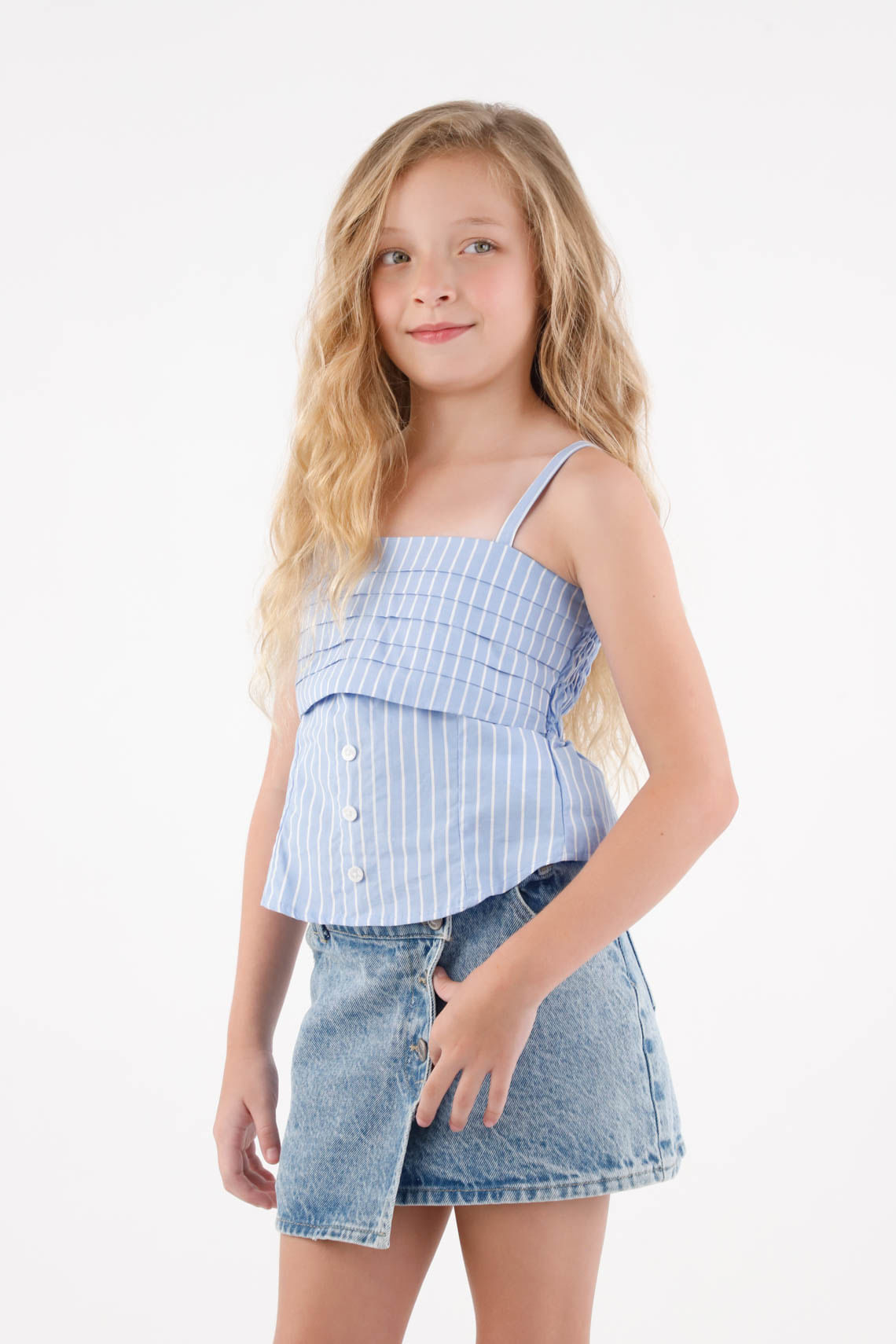 Camisa azul de tiras para niña