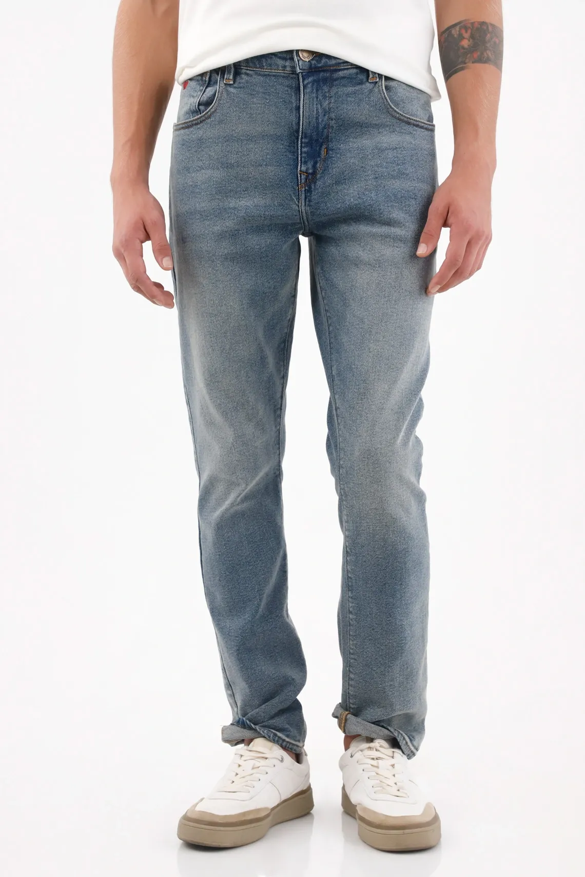 Jeans para hombre de algodón azul medio fit recto con lavado desgastado suave