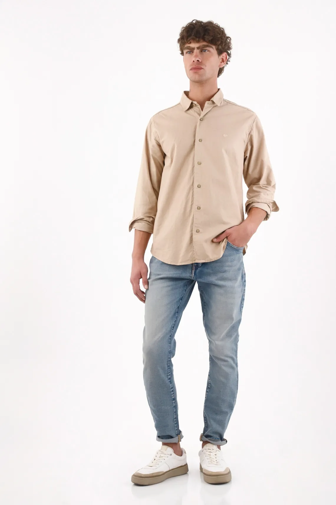 Jeans para hombre en denim de algodón azul claro skinny con lavado desgastado suave
