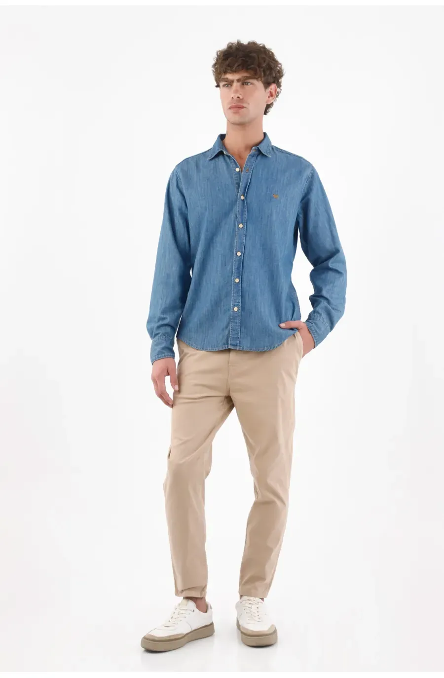 Pantalón tipo chino corto crudo para hombre