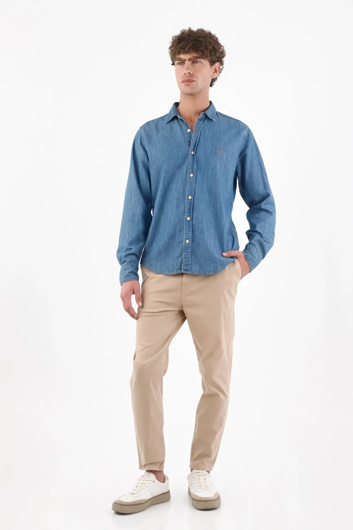 Pantalón tipo chino corto crudo para hombre