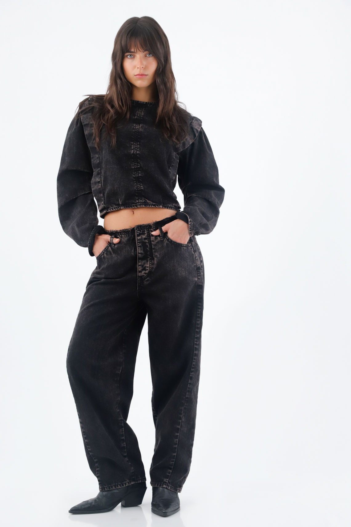 Jean para mujer en algodón negro relajado horseshoe