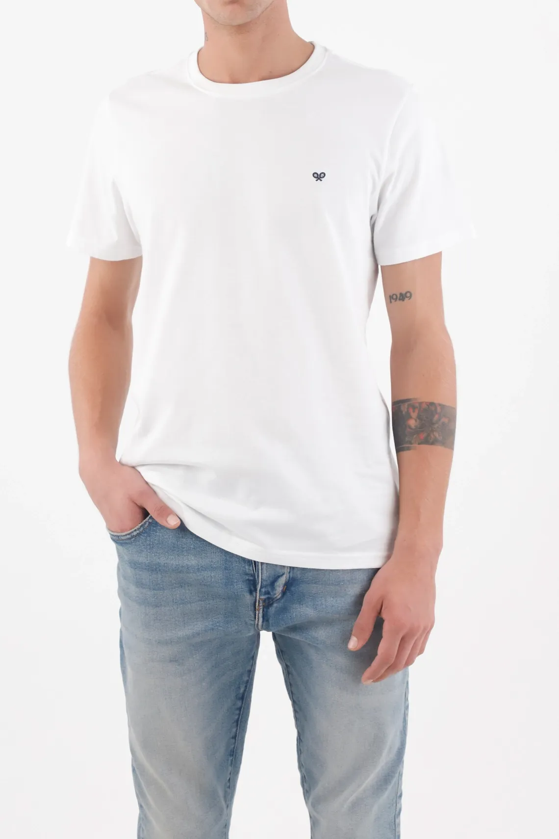Camiseta para hombre de algodón blanco fit regular con mini bordado de raquetas