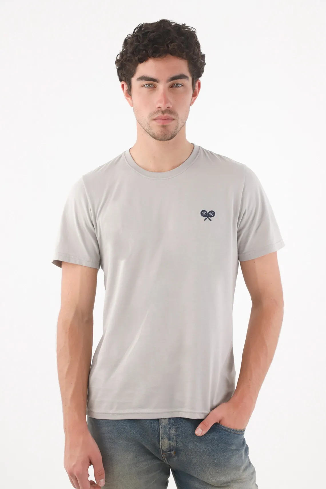 Camiseta regular con bordado de raquetas en algodón gris para hombre