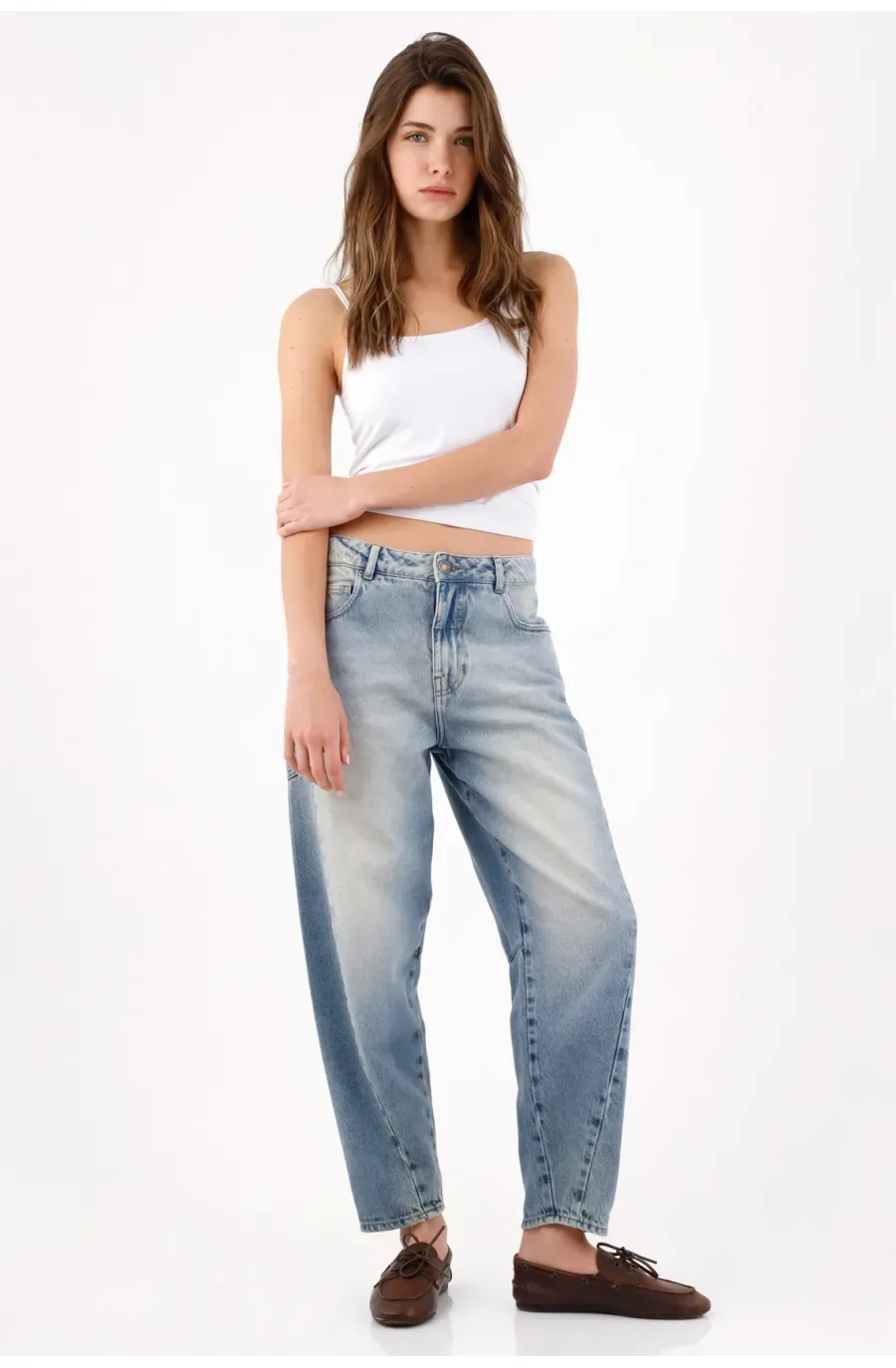 Jean relaxed con lavado vintage degradado de algodón azul claro para mujer