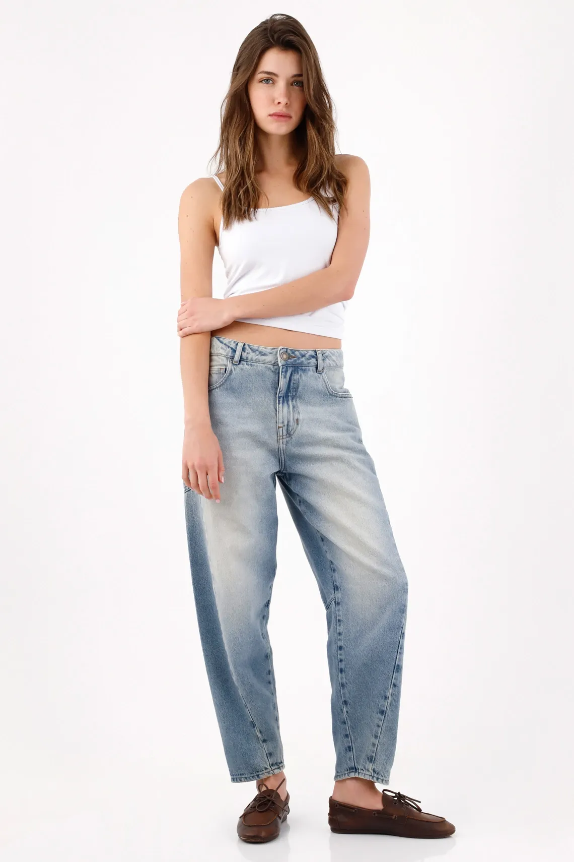 Jean relaxed con lavado vintage degradado de algodón azul claro para mujer