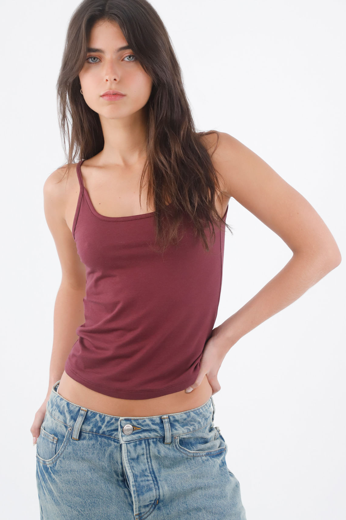 Camiseta morada de tiras para mujer
