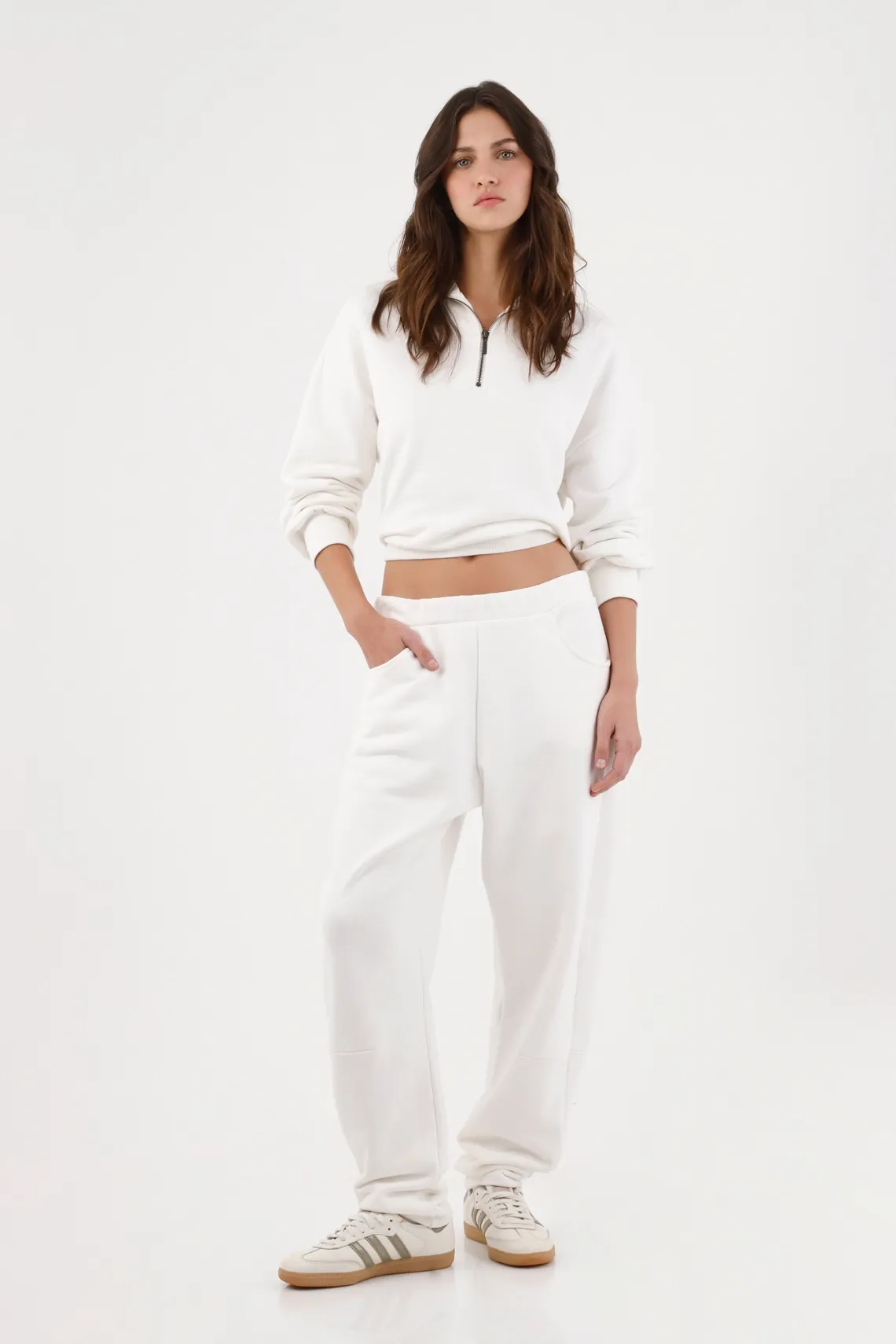 Buzo para mujer en algodón blanco fit relajado con media cremallera