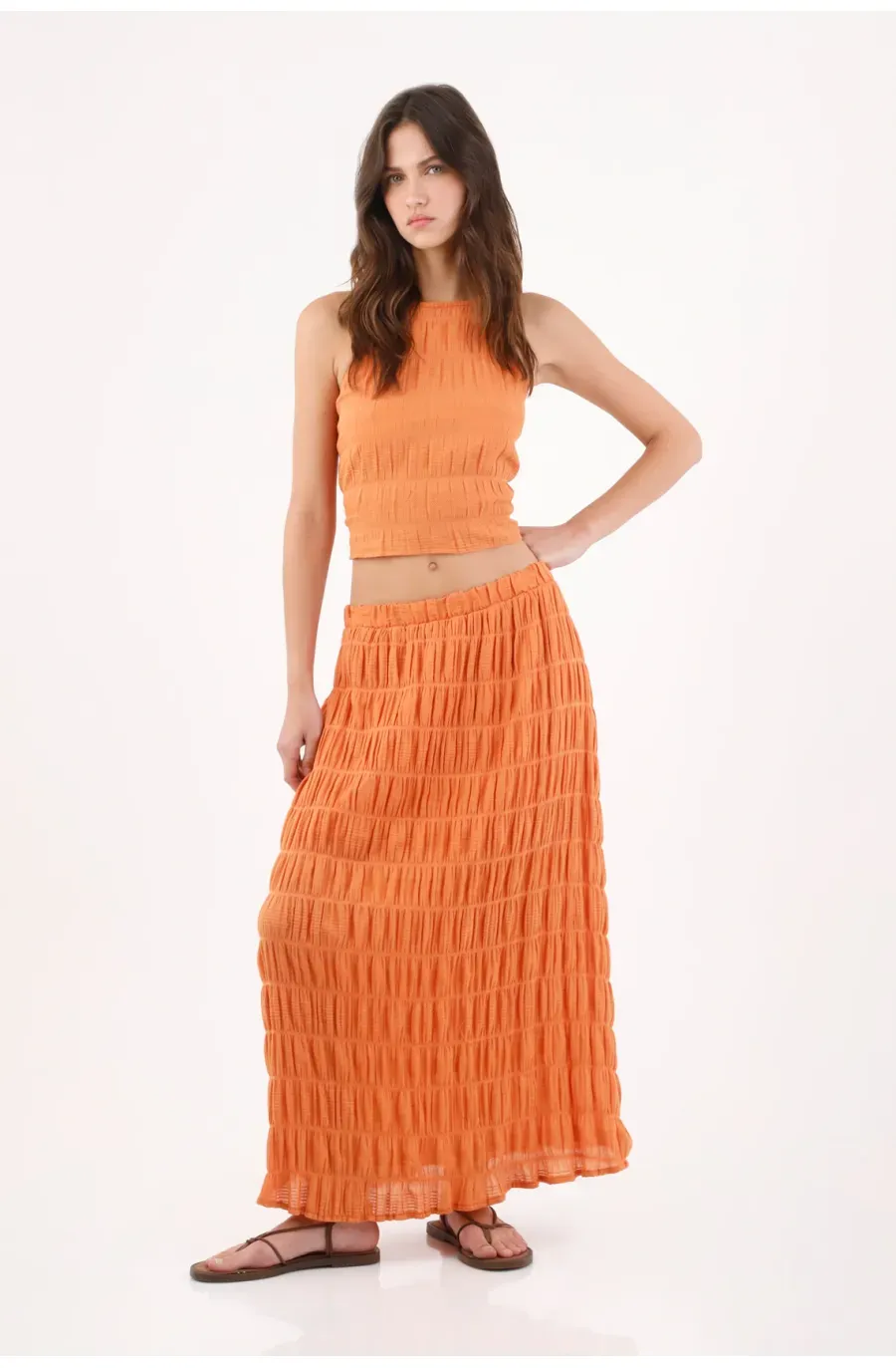 Top halter para mujer de poliéster naranja corte crop con textura arrugada