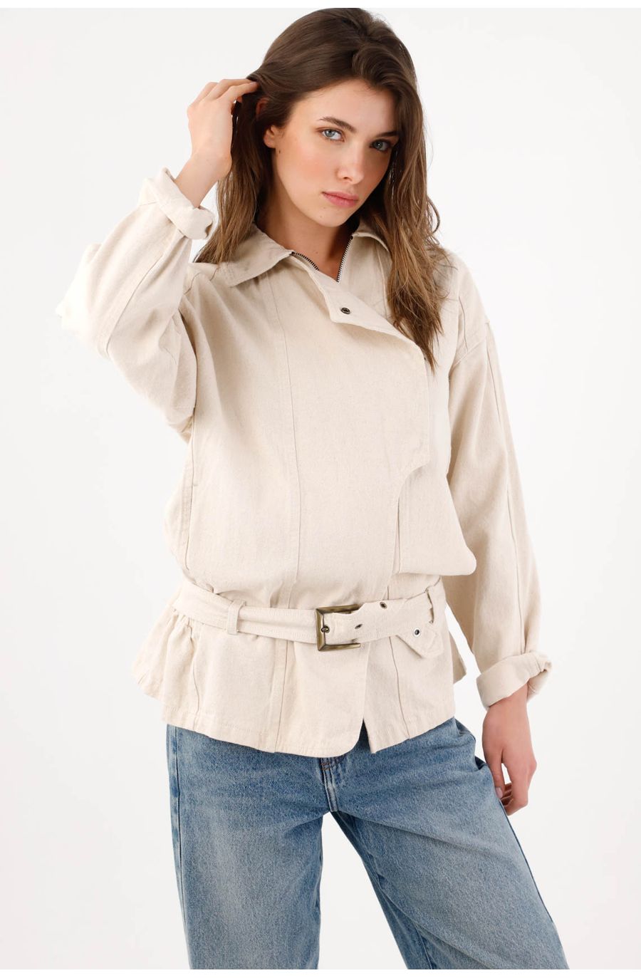 Cazadora fit relajado con cinturón de algodón beige para mujer