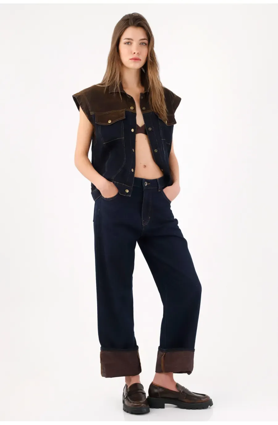 Jean recto con dobladillo ancho en denim azul oscuro para mujer