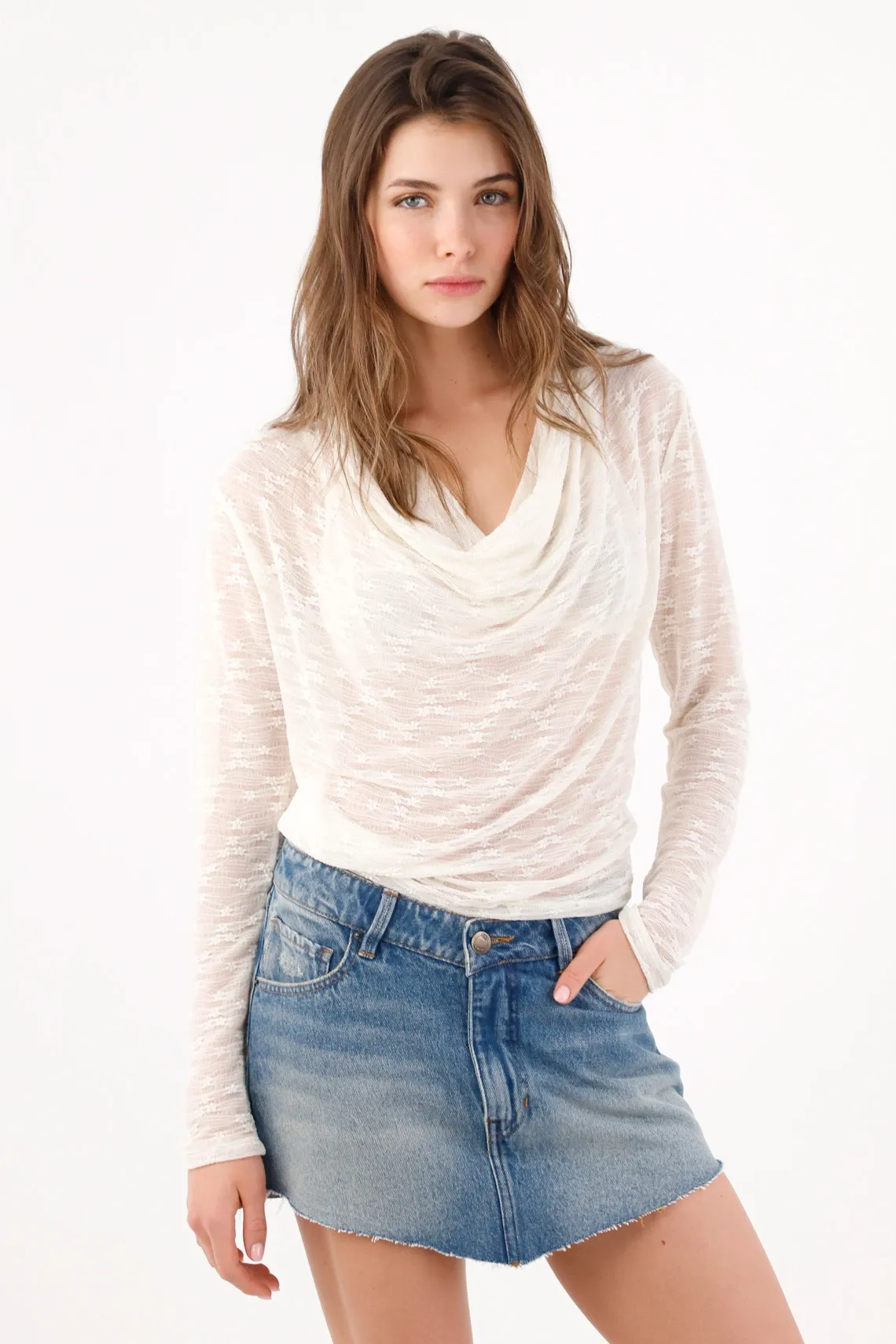 Camiseta fit relajado con cuello drapeado en poliamida blanco para mujer