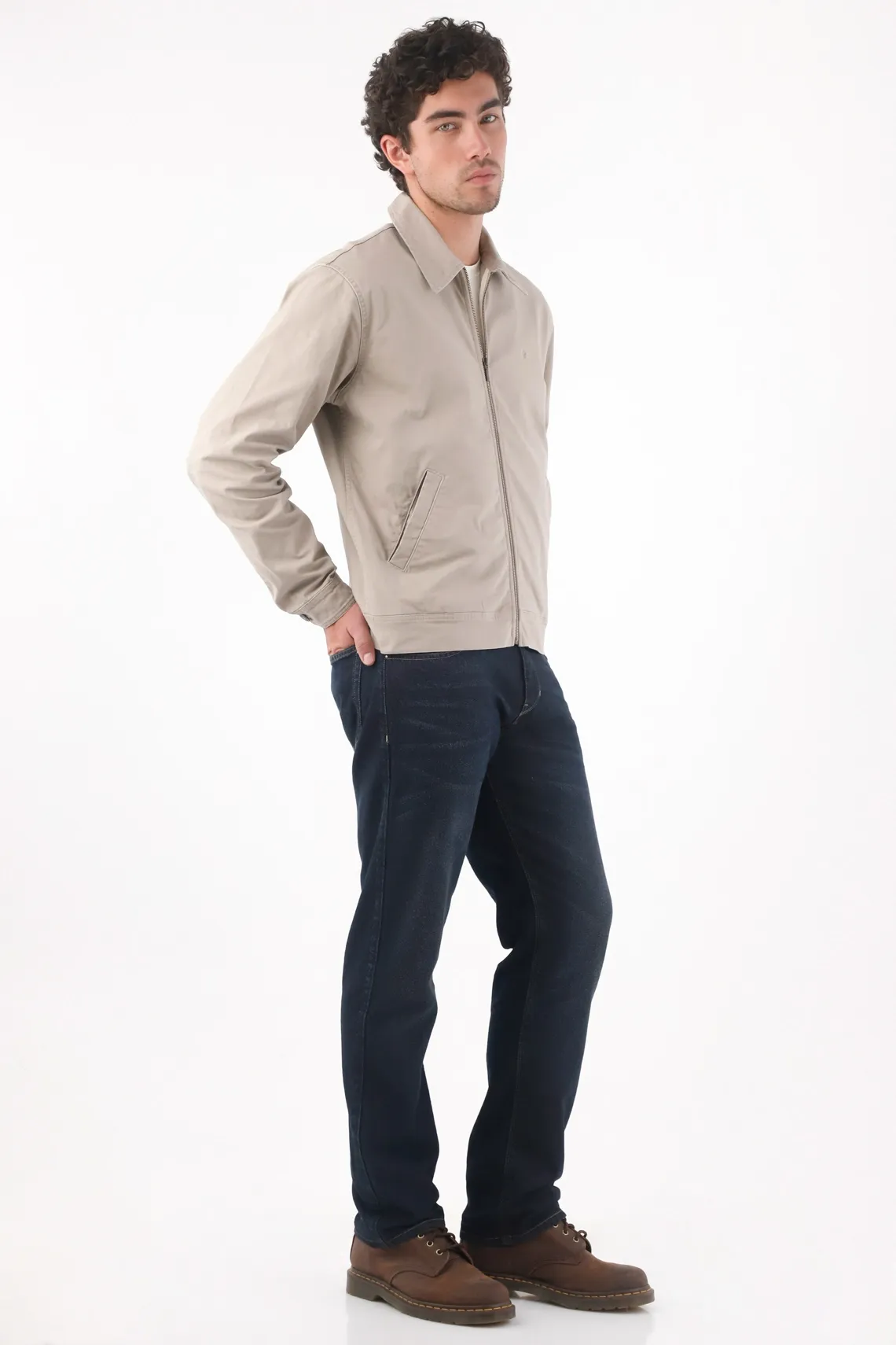 Jeans recto con bigotes sutiles en algodón azul oscuro para hombre