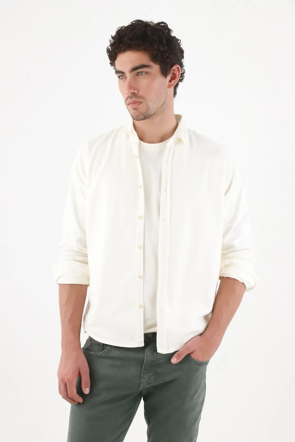 Camisa regular fit con frente limpio en algodón crema para hombre