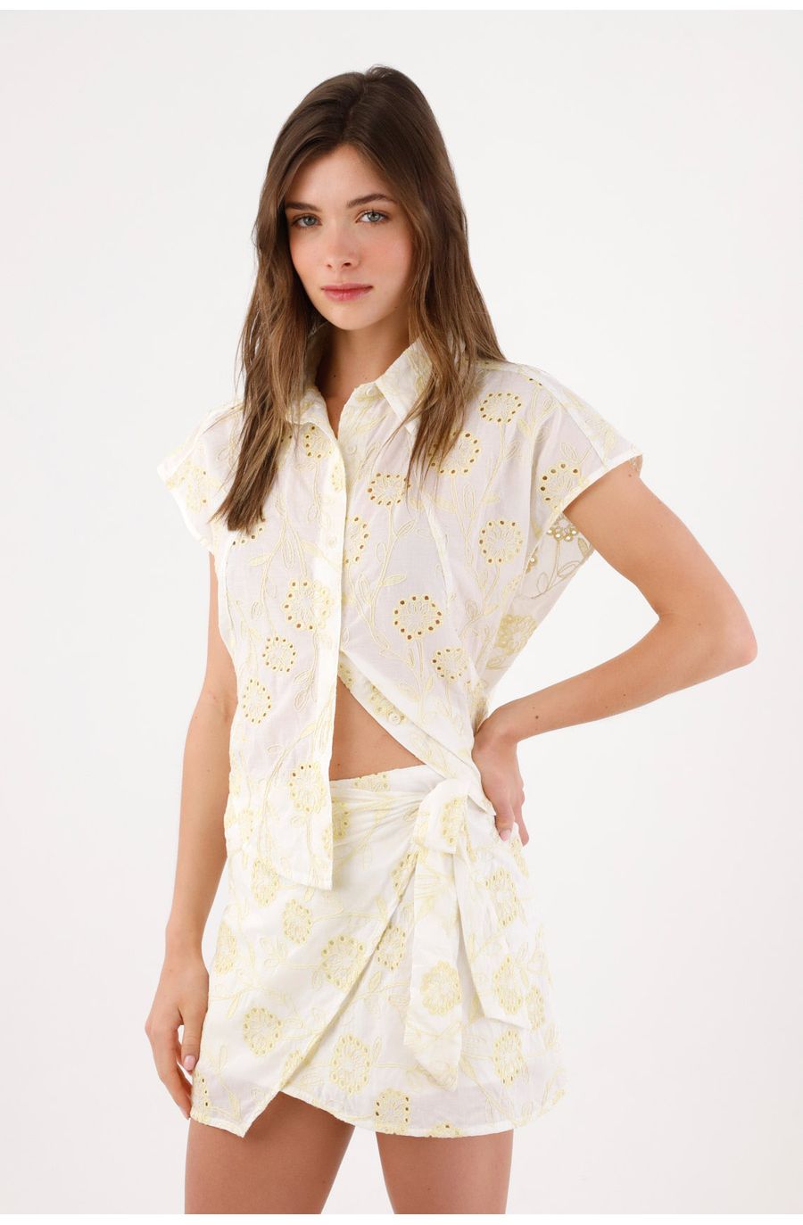 Falda mini con nudo lateral en algodón blanco y amarillo para mujer