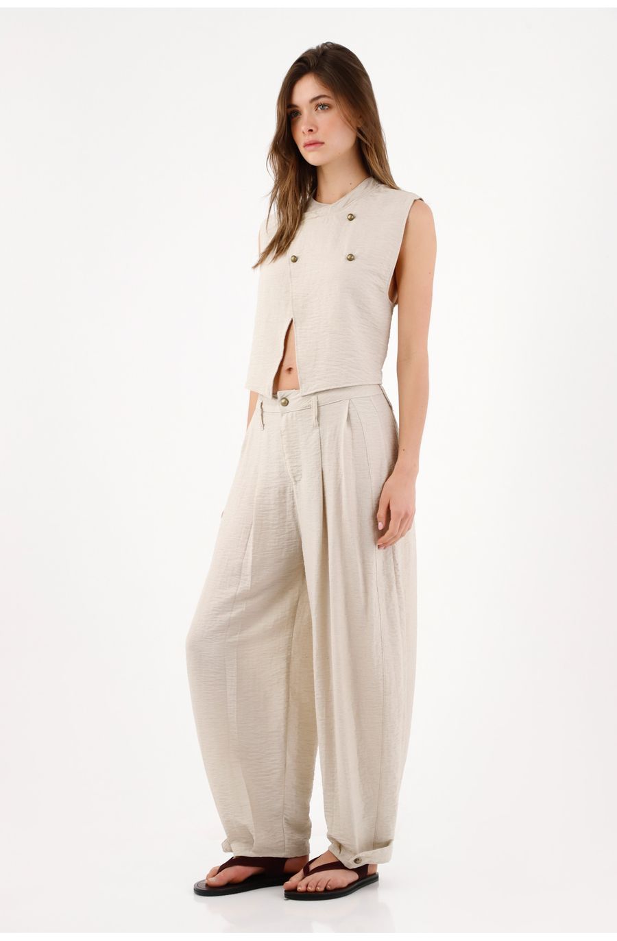 Pantalón wide leg con pinzas frontales en poliéster beige para mujer