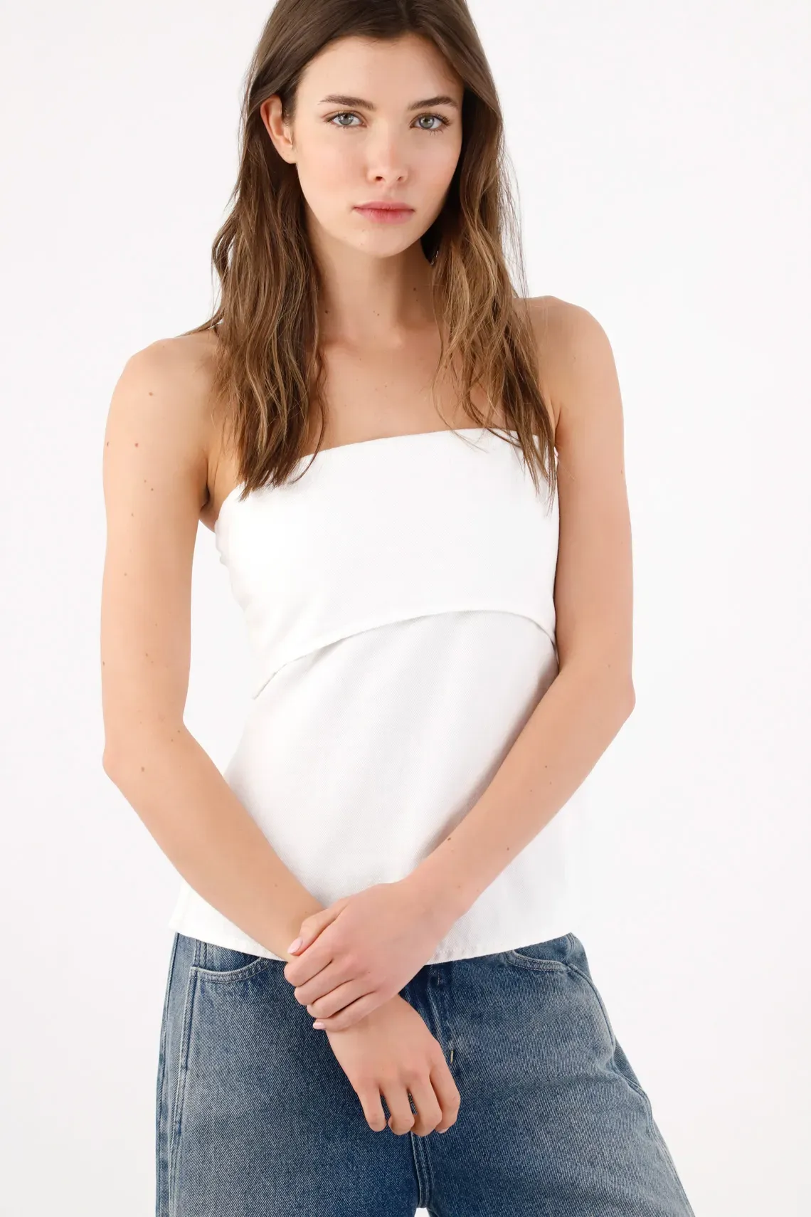 Top strapless recto con doblez frontal en algodón blanco para mujer