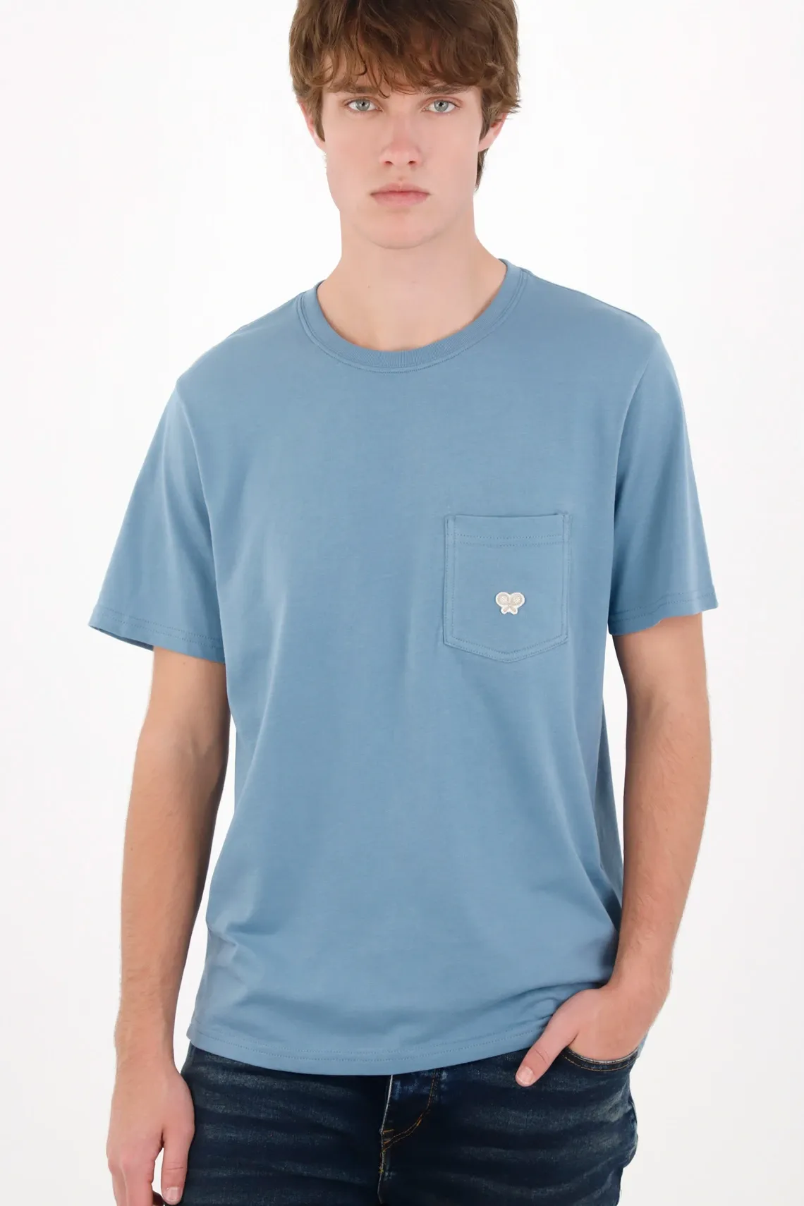 Camiseta regular fit con bolsillo y mini emblema en algodón azul para hombre