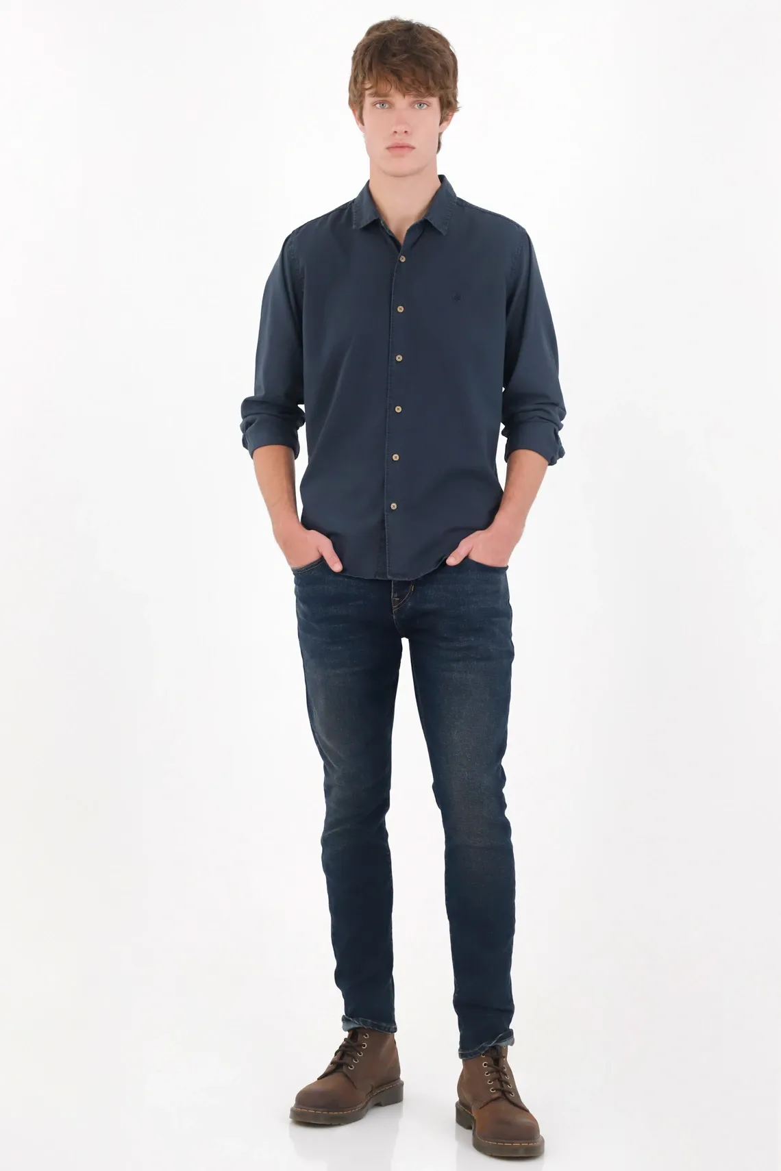 Jean skinny con lavado oscuro y desgastes en denim para hombre