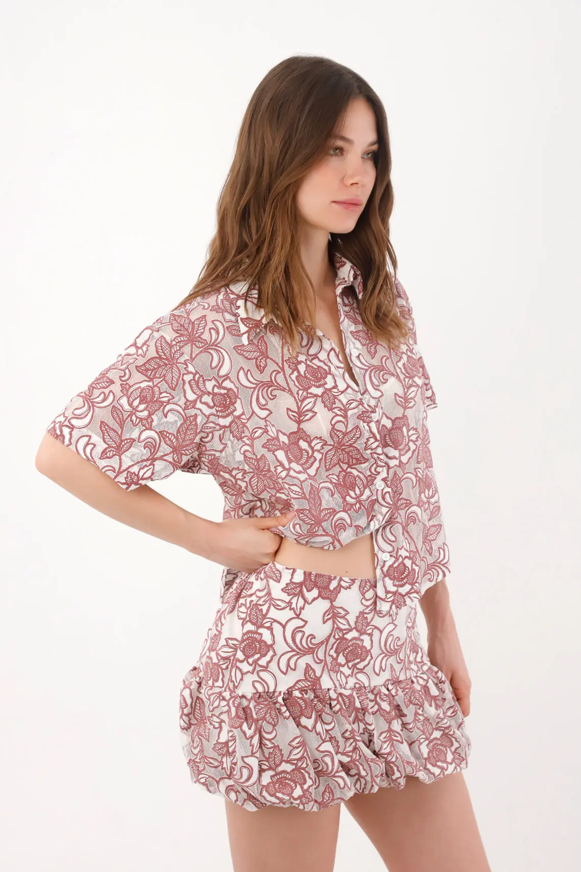 Falda mini con volumen tipo globo en terracota para mujer