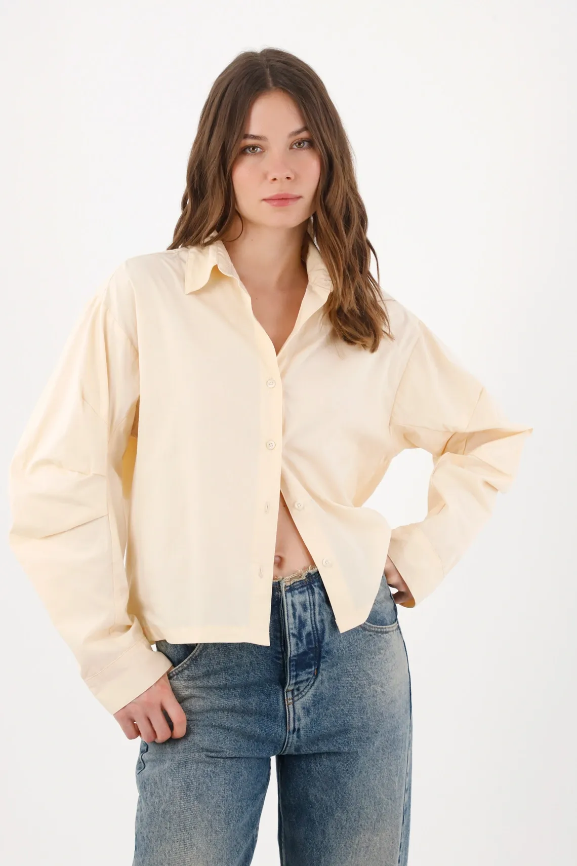 Camisa corte boxy en algodón color vainilla para mujer