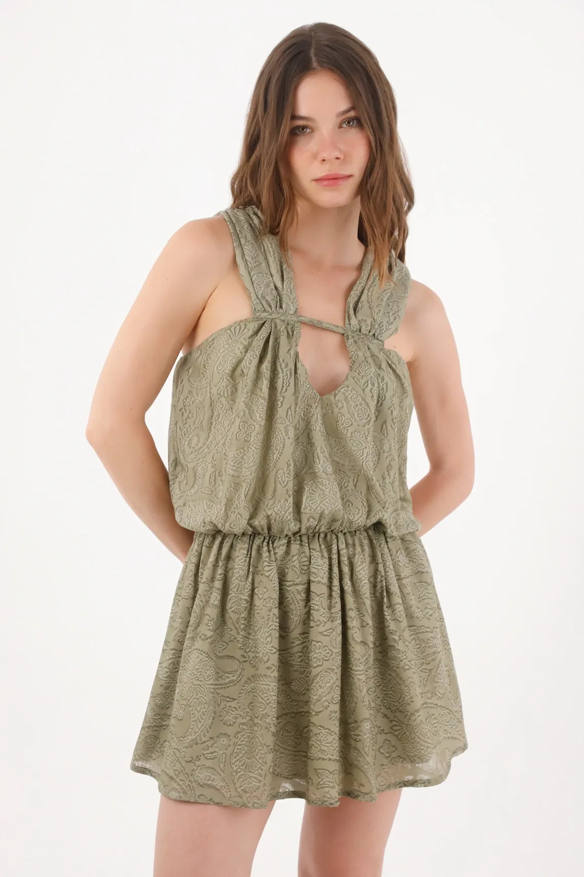 Vestido corto relajado con escote lágrima anudado en verde oliva para mujer