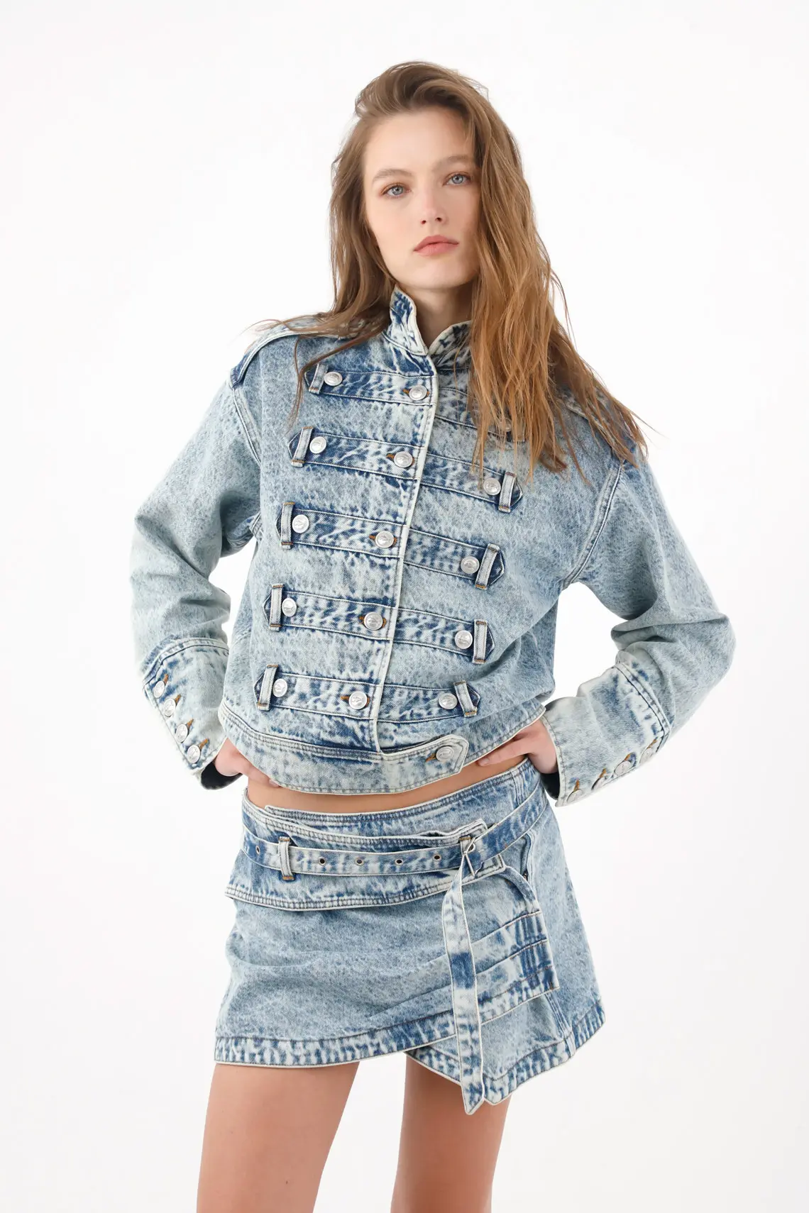 Falda mini con bajo asimétrico en denim para mujer