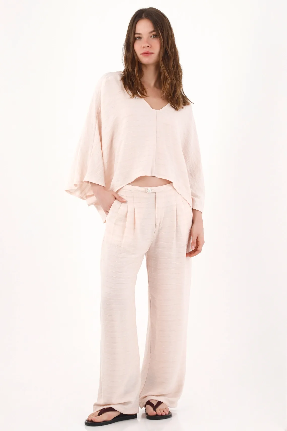 Pantalón wide leg relajado con textura a rayas en rosa para mujer