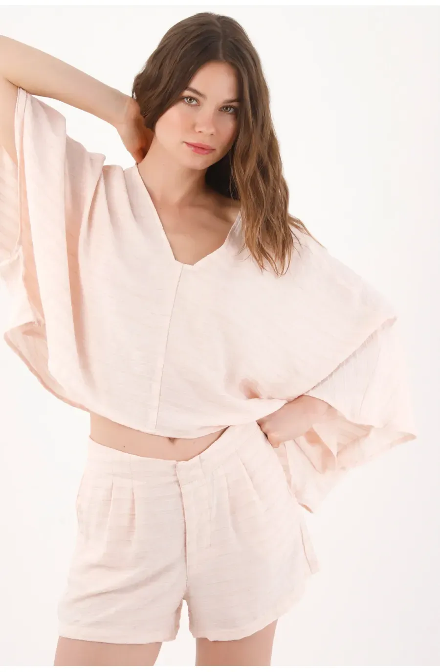 Bermuda fit tradicional con textura a rayas en rosa pálido para mujer