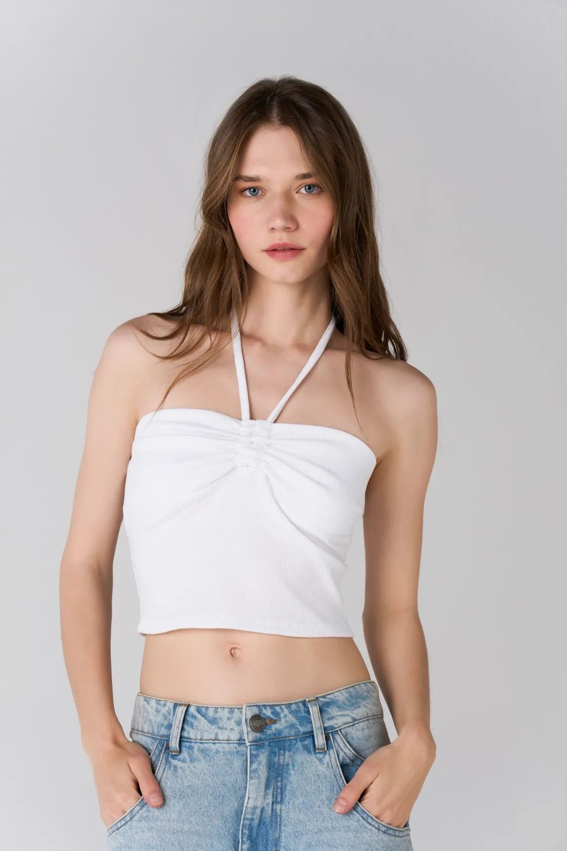 Tshirt halter ceñida con frunce central en algodón blanco para mujer