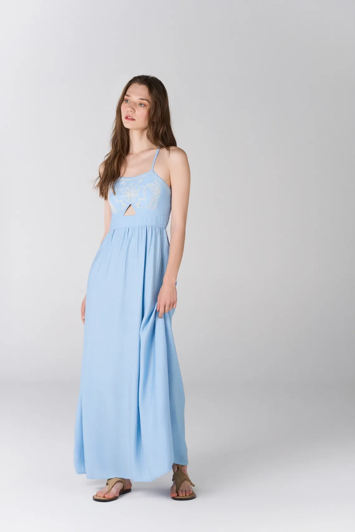 Vestido largo corte imperio con abertura frontal en azul para mujer