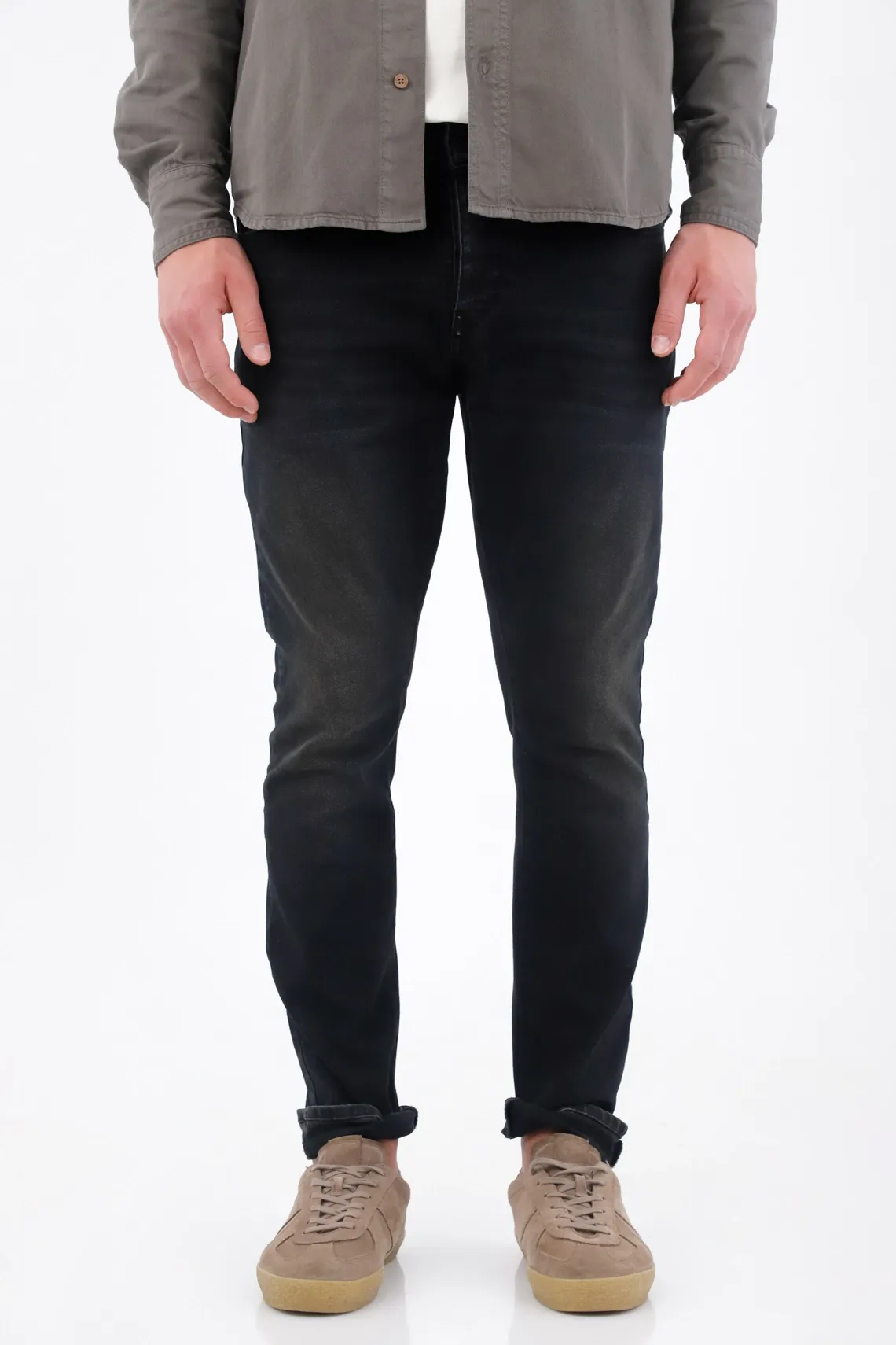 Jeans skinny con lavado negro difuminado en denim para hombre