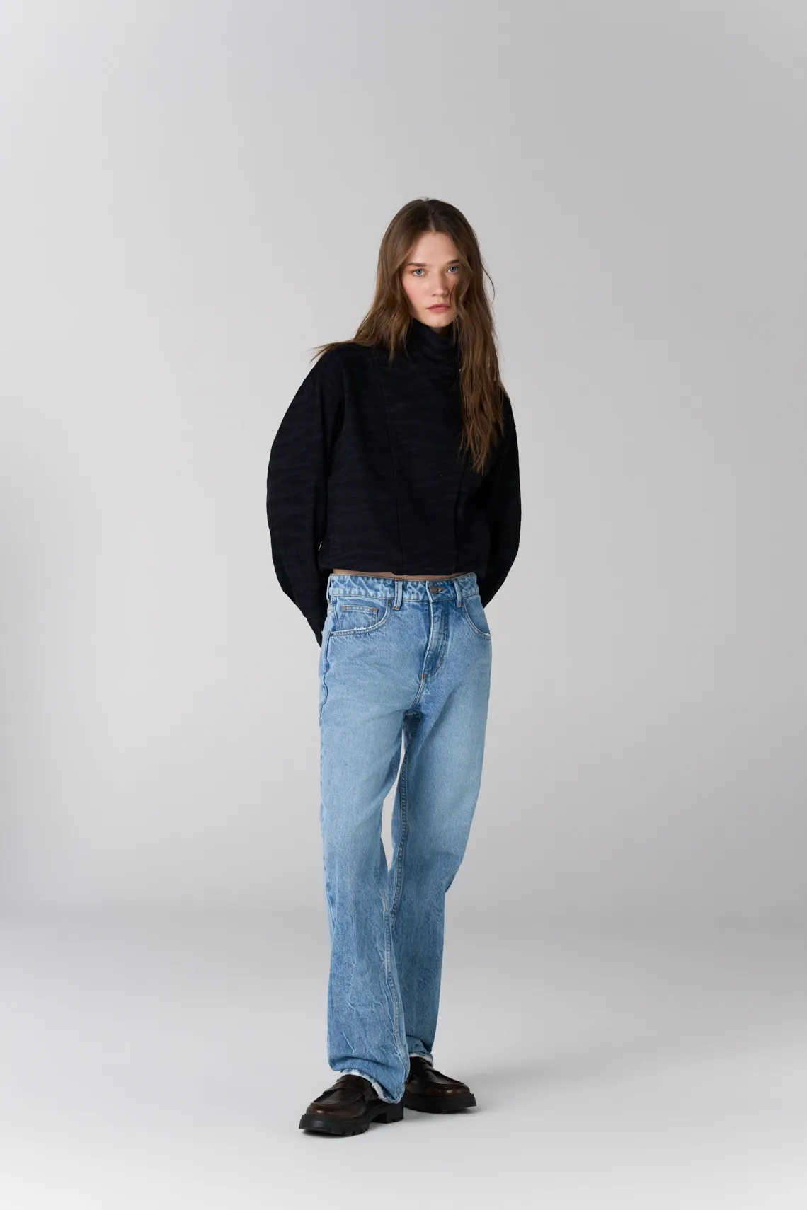 Jean recto con lavado celeste vintage en denim para mujer