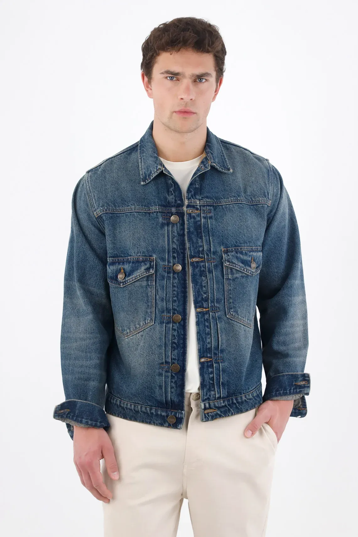 Chaqueta fit recto tipo vintage en denim para hombre