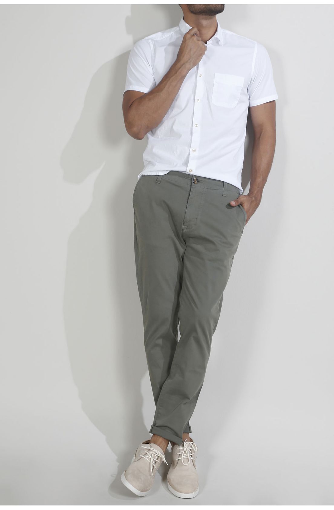 camisas y pantalones para hombre